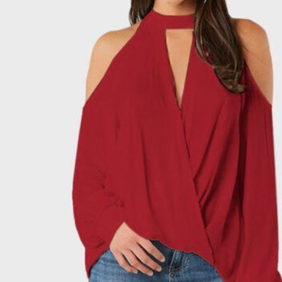 COLD SHOULDER CHOKER V-NECK (RED) - Picture 2 of 3